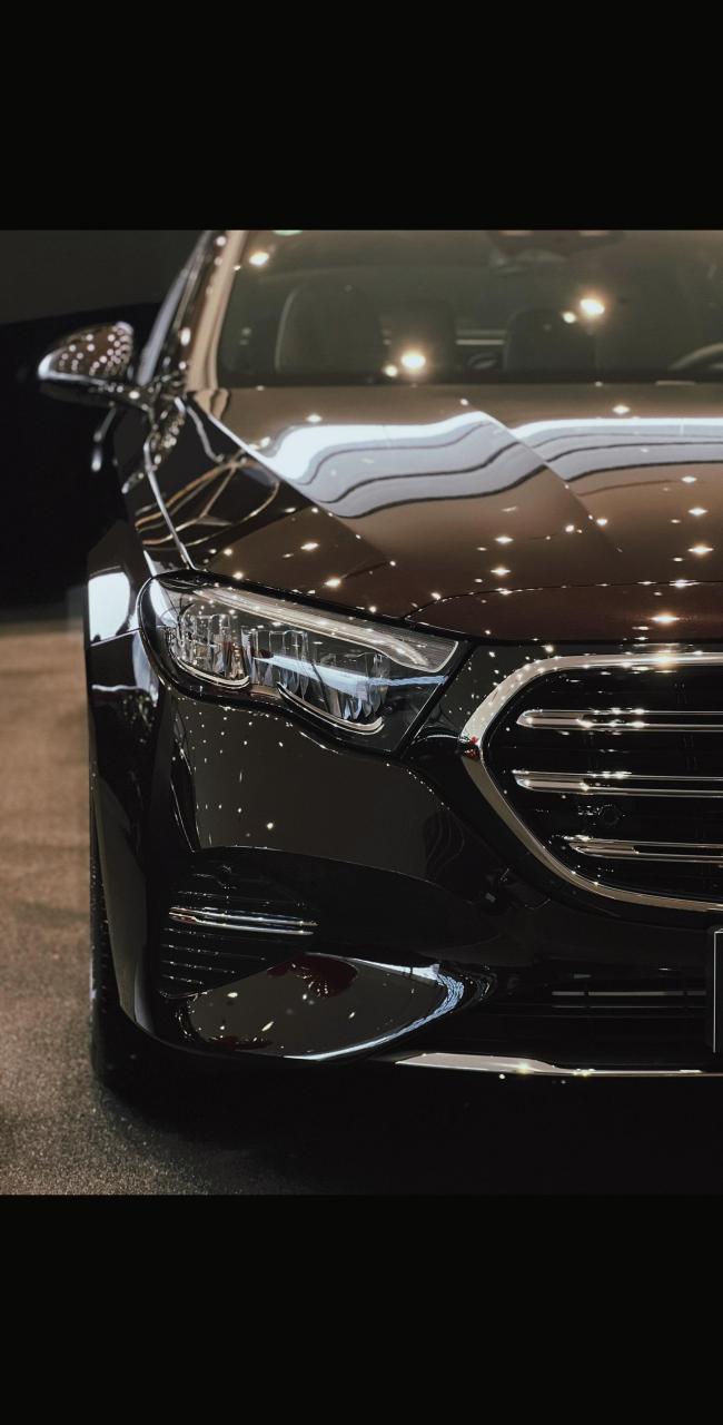 2024款全新95新款奔驰e300l豪华型 独e无二的红宝石黑,新年开新e,愿