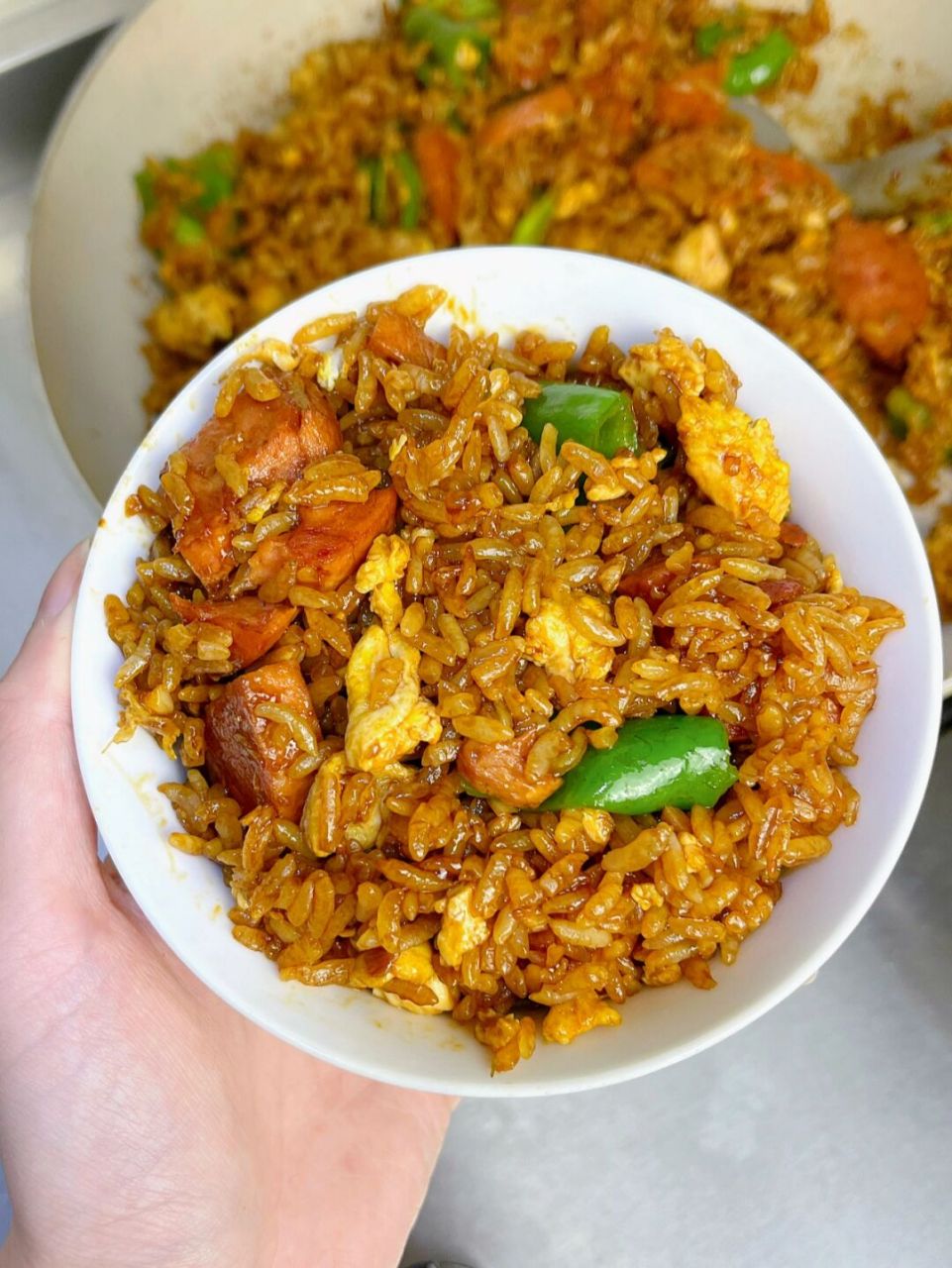 青椒火腿鸡蛋炒饭!