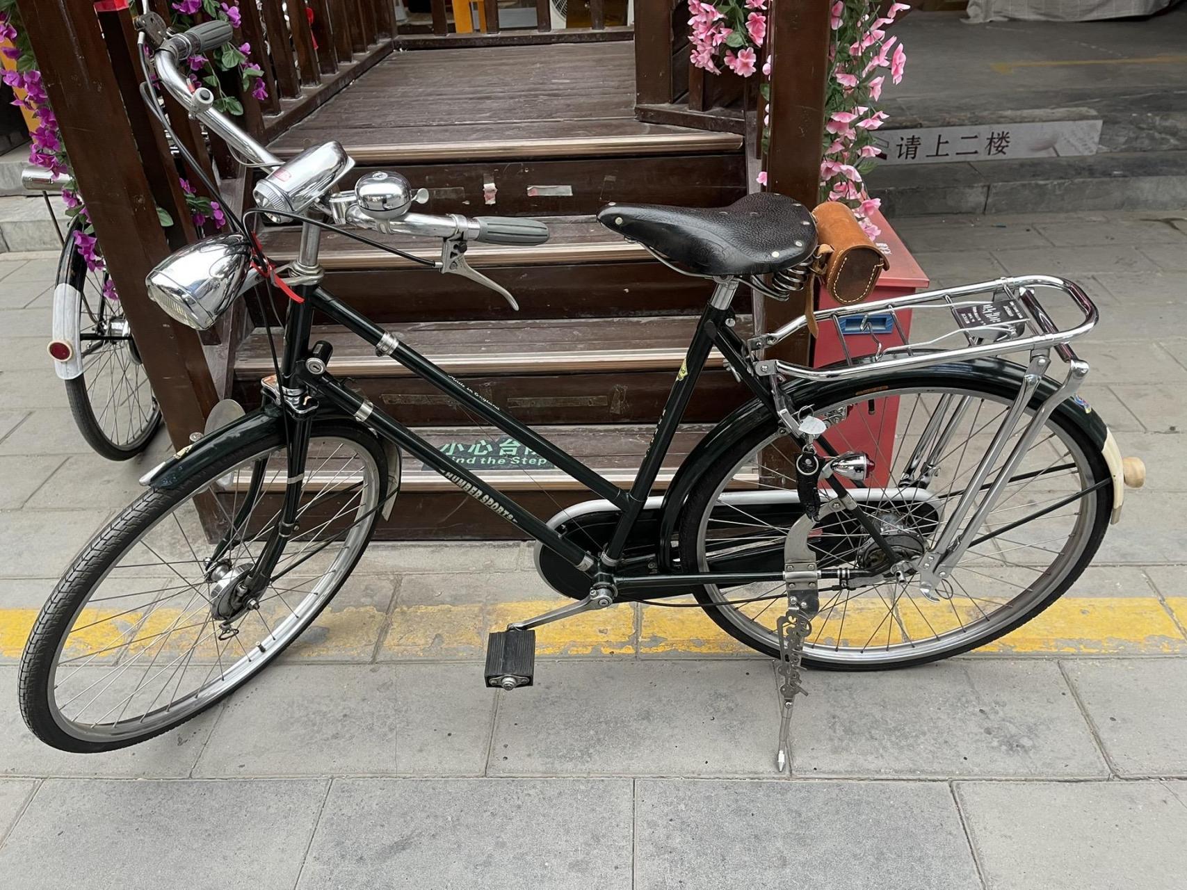 老英国汉堡26绿色女自行车,车圈有印记,56年大轴,,到手就骑!