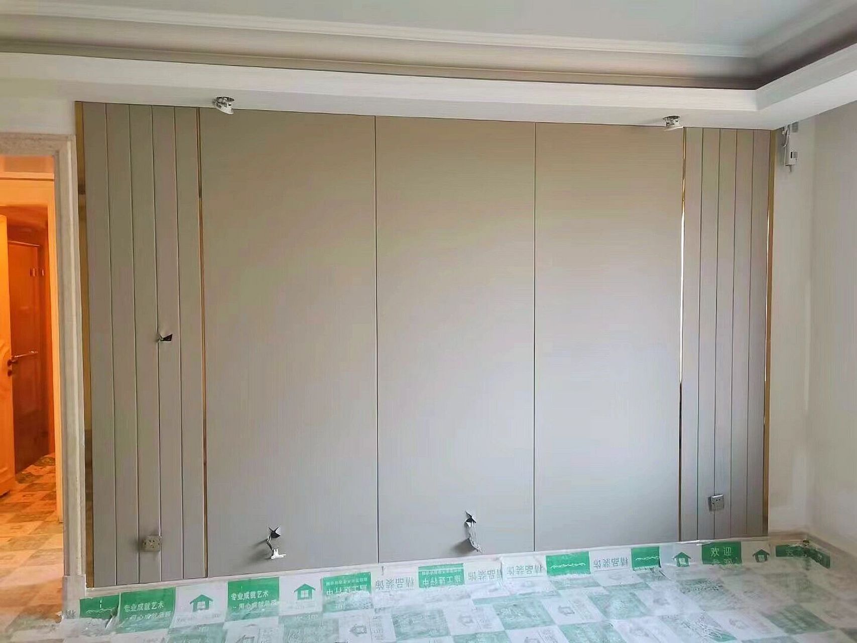 装修背景墙硬包如何挑选避免甲醛侵扰 背景墙硬包属于软装类装饰,墙面