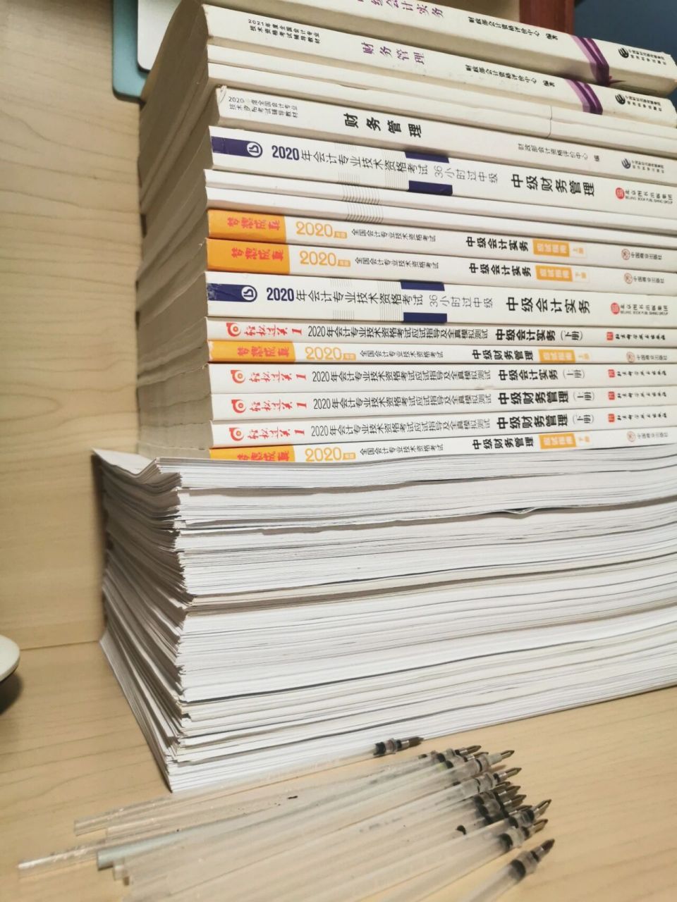 中级老师推荐: 财管东奥的刘艳霞,闫华红,中华的达江老师 实务东奥的