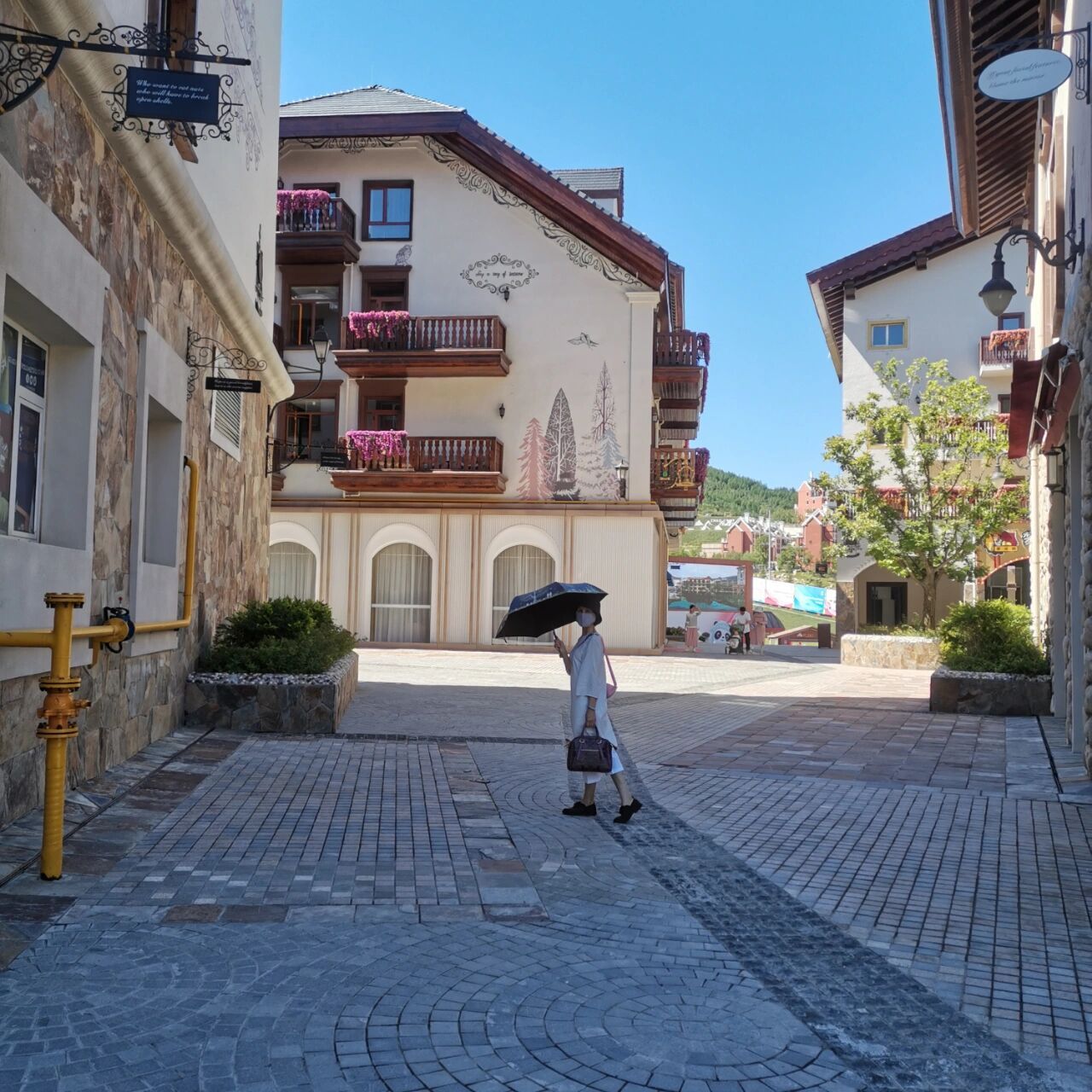 跟我来张家口崇礼的富龙四季小镇避暑吧 这几天全国高温天气,市里已