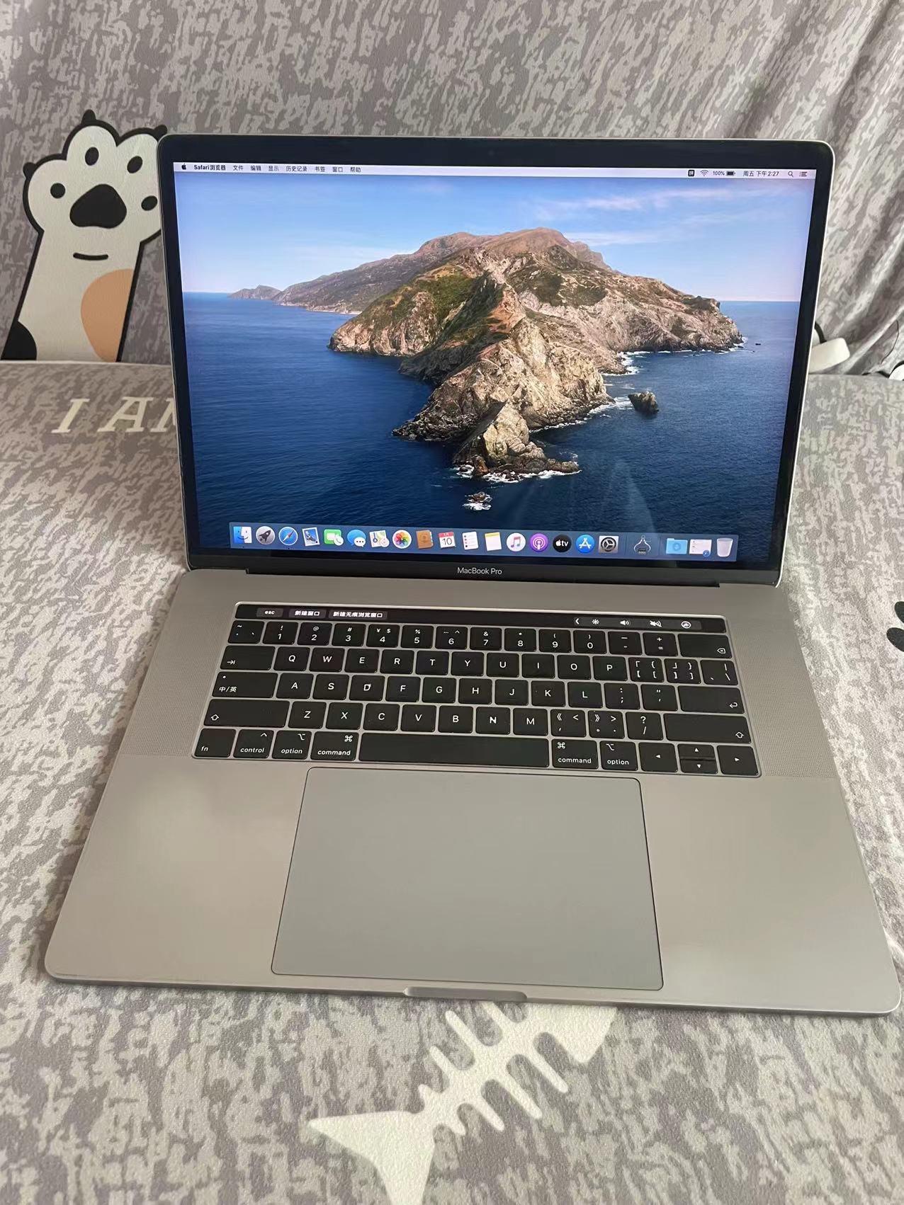 苹果macbook pro 2018款 a1990 深空灰 2019年一月购买 15.