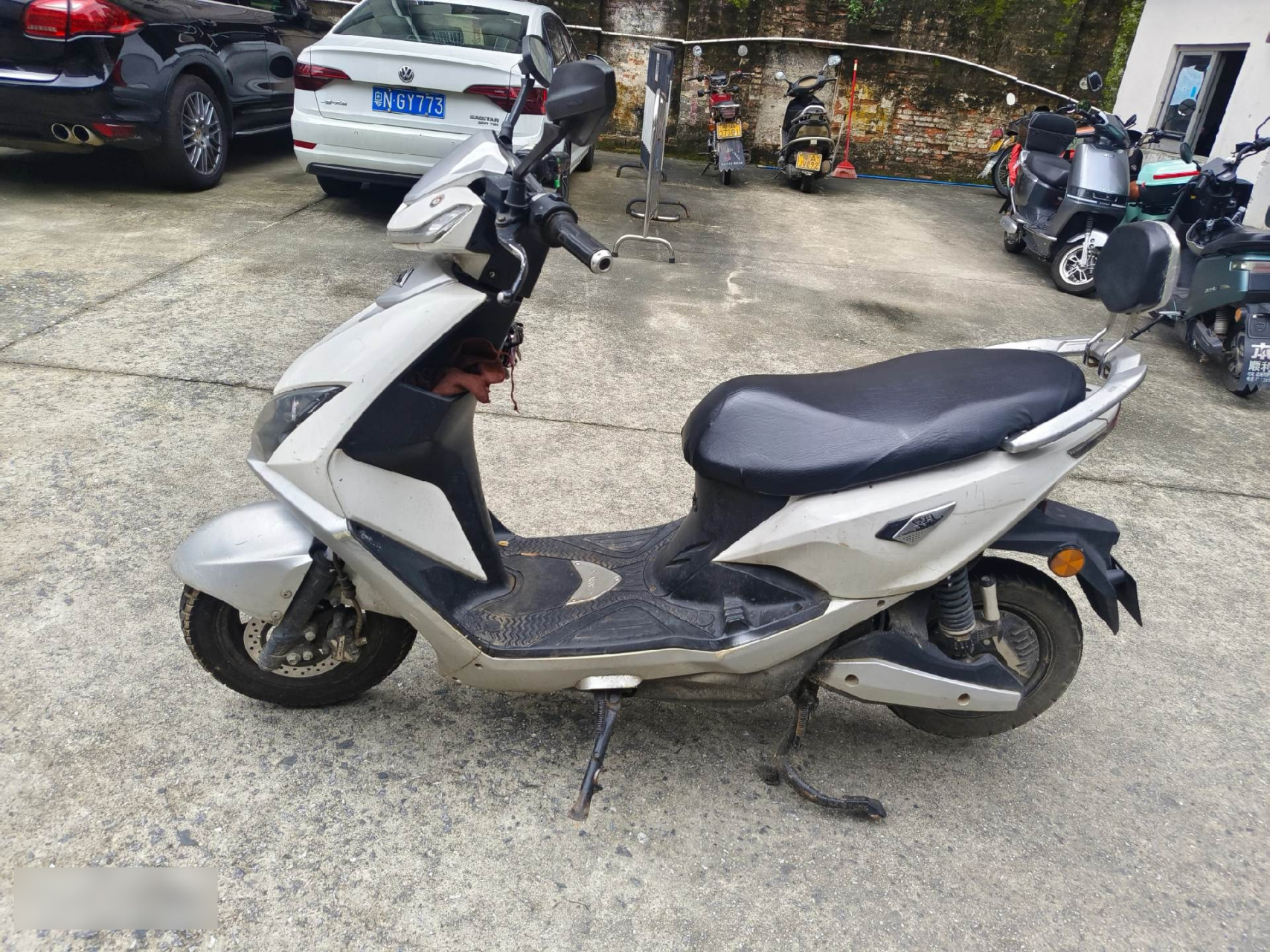 爱玛电动车雪豹72v.