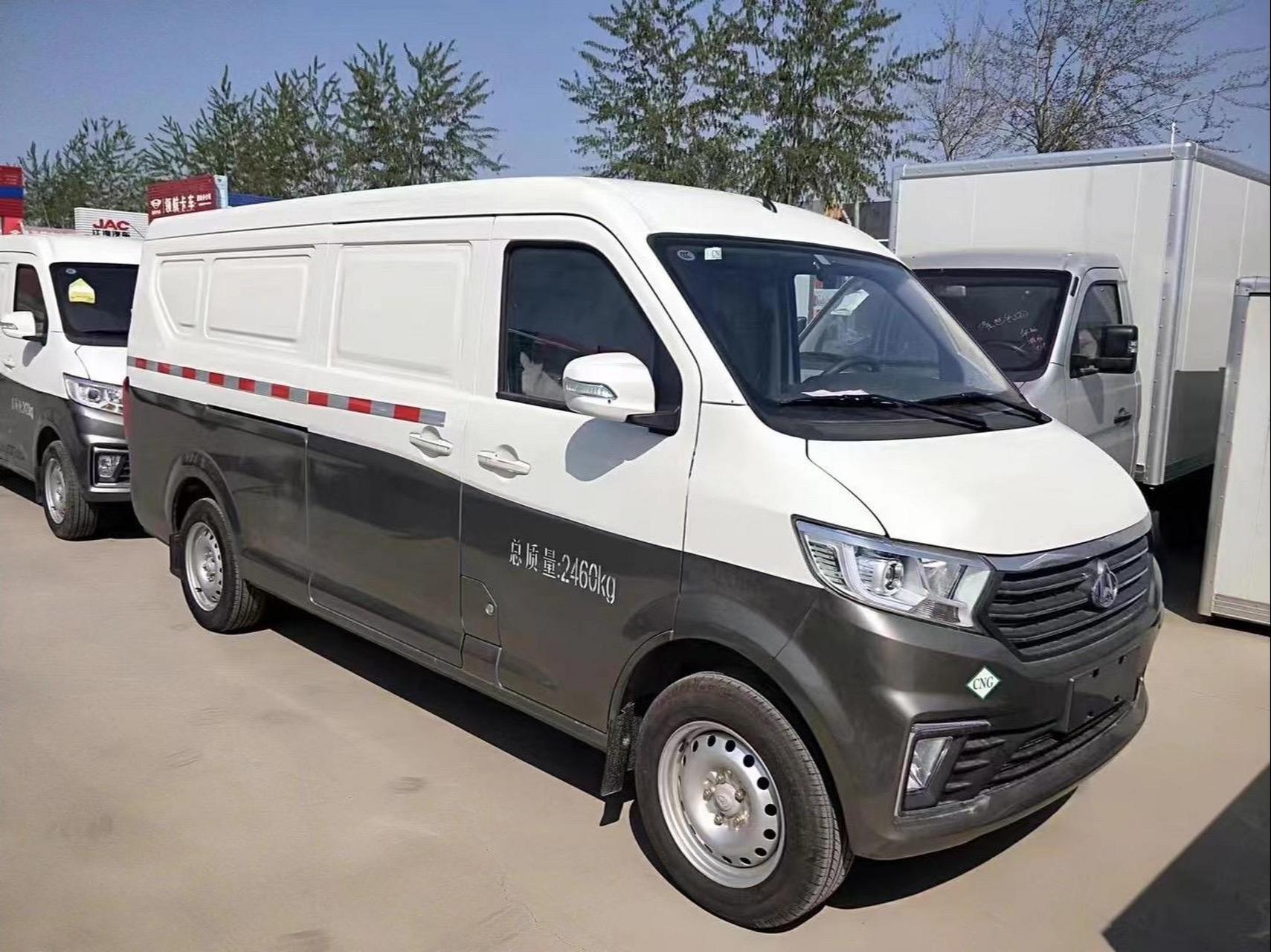 长安跨越星v7 ——cng油气两用,两座货运面包车,内长2.