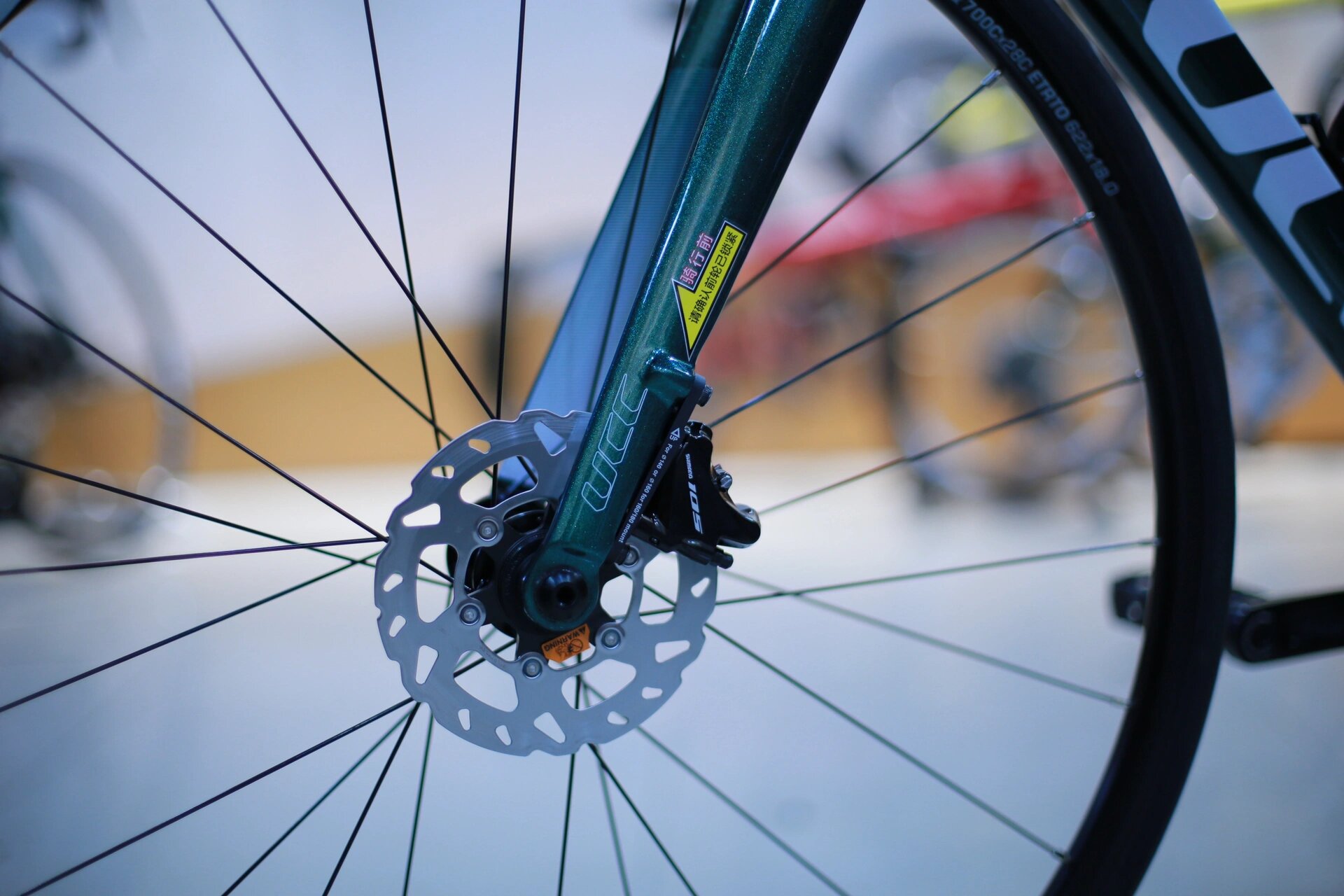 ucc冲击波公路车到货 ucc冲击波 碳纤维车架,禧玛诺22速,油压碟刹