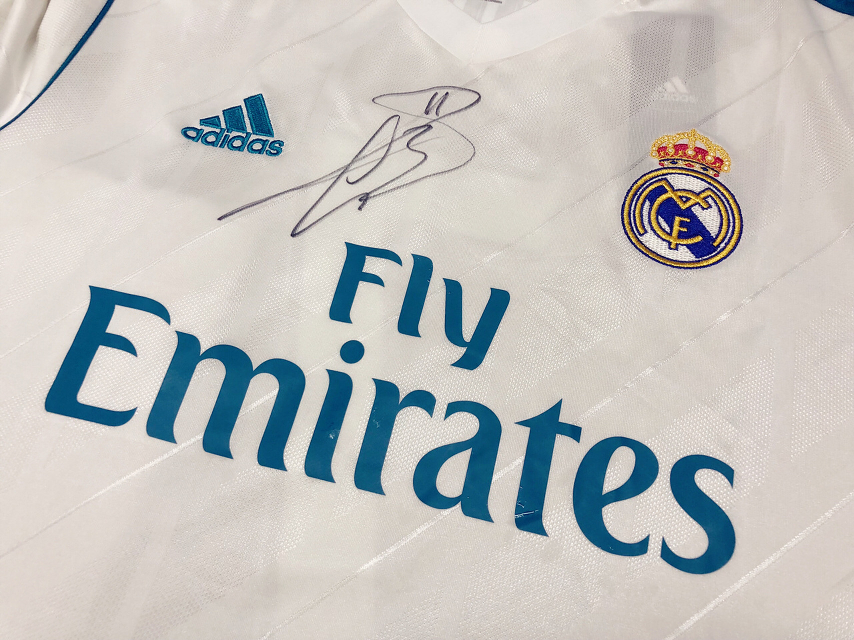 受宠若惊,这是贝尔的签字啦!