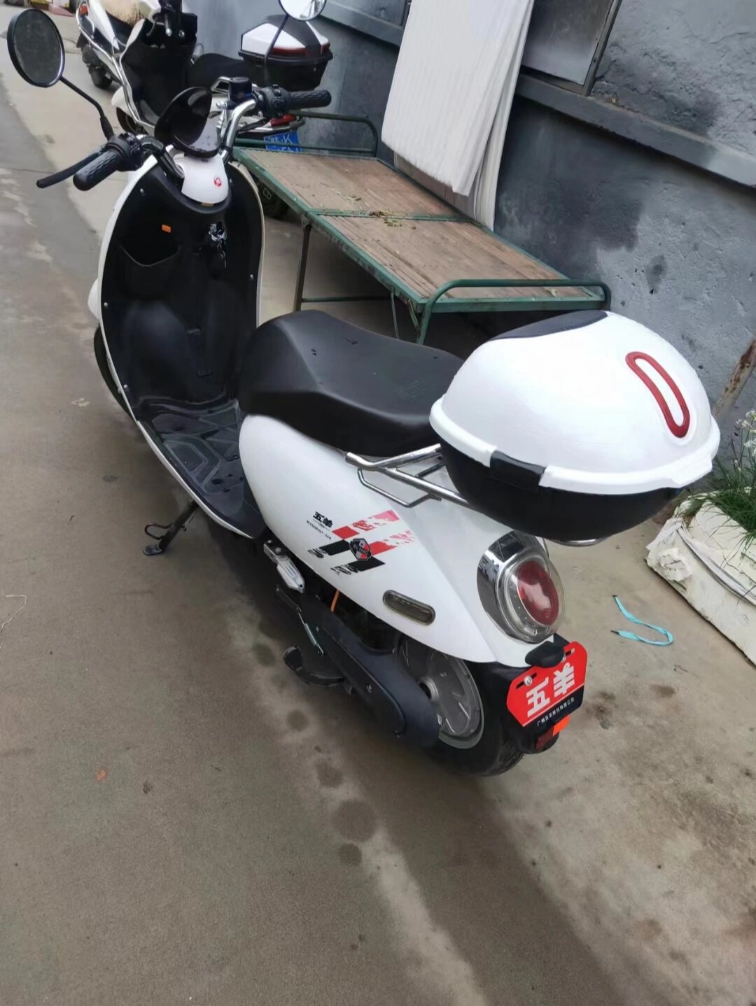 本人自己的买的五羊电动车,6块电瓶,72v的