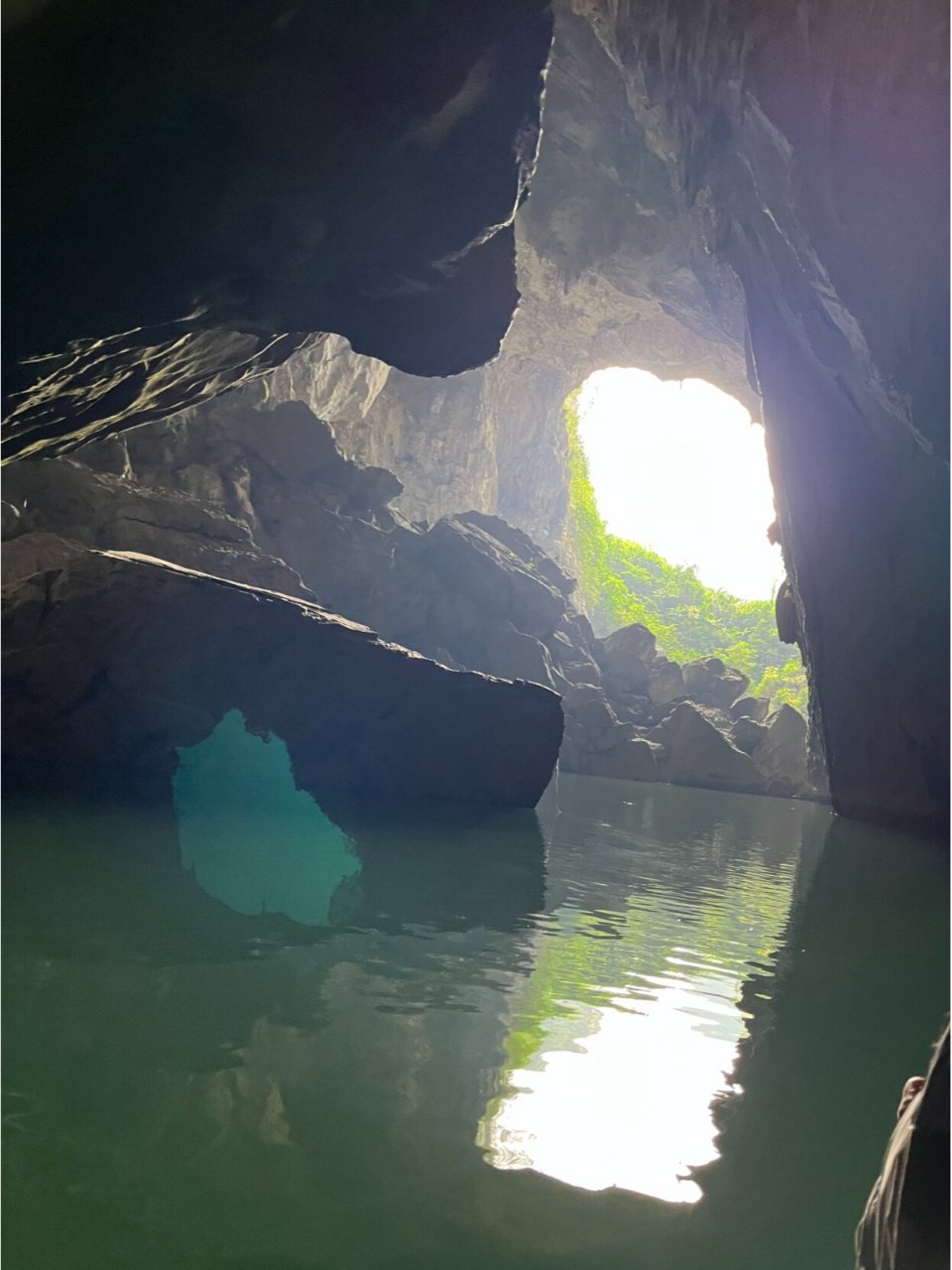 巴马百鸟岩景区图片