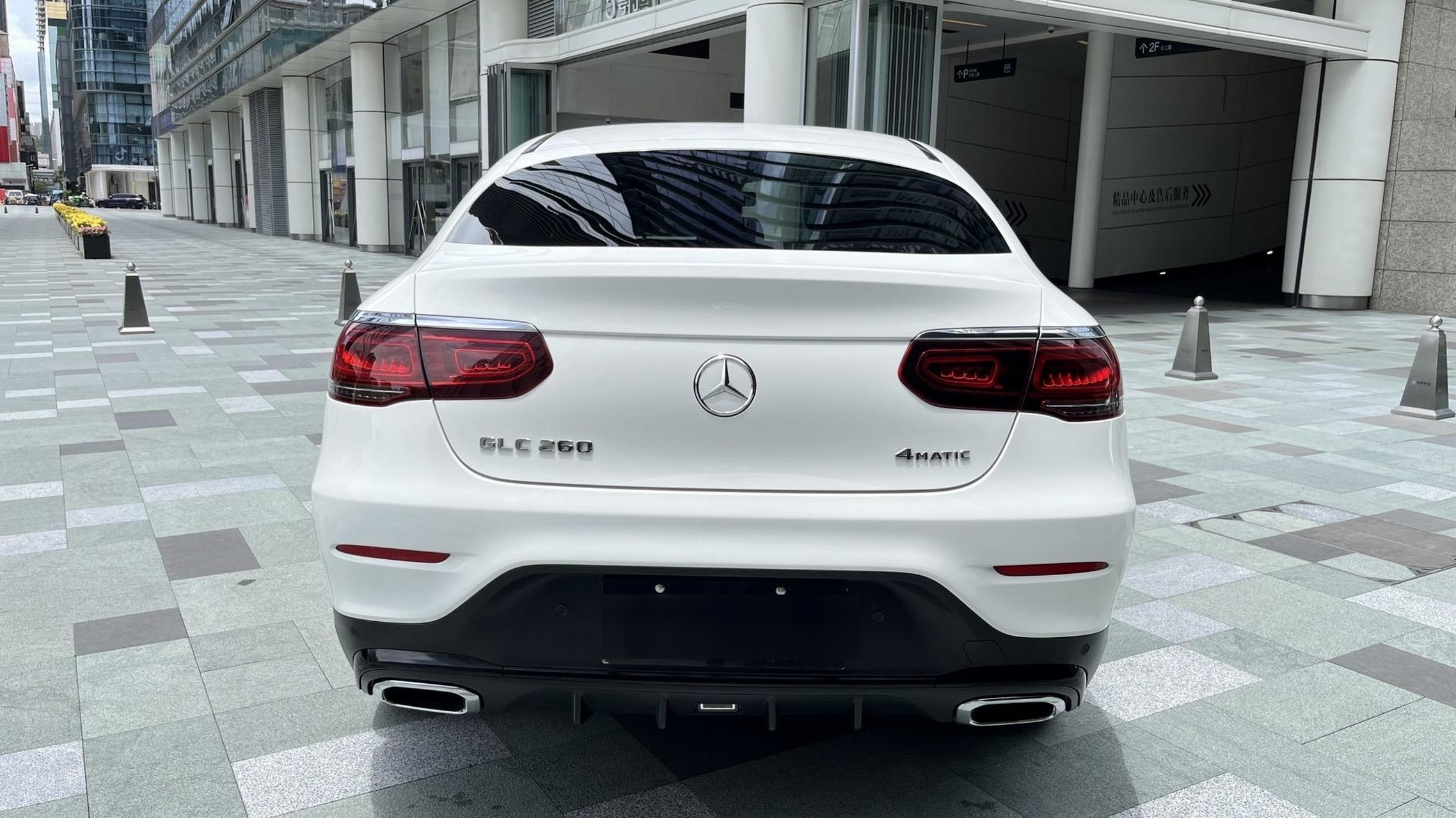 2020款 奔驰glc260 4matic 轿跑suv 入户2020年1月 里程:约2.