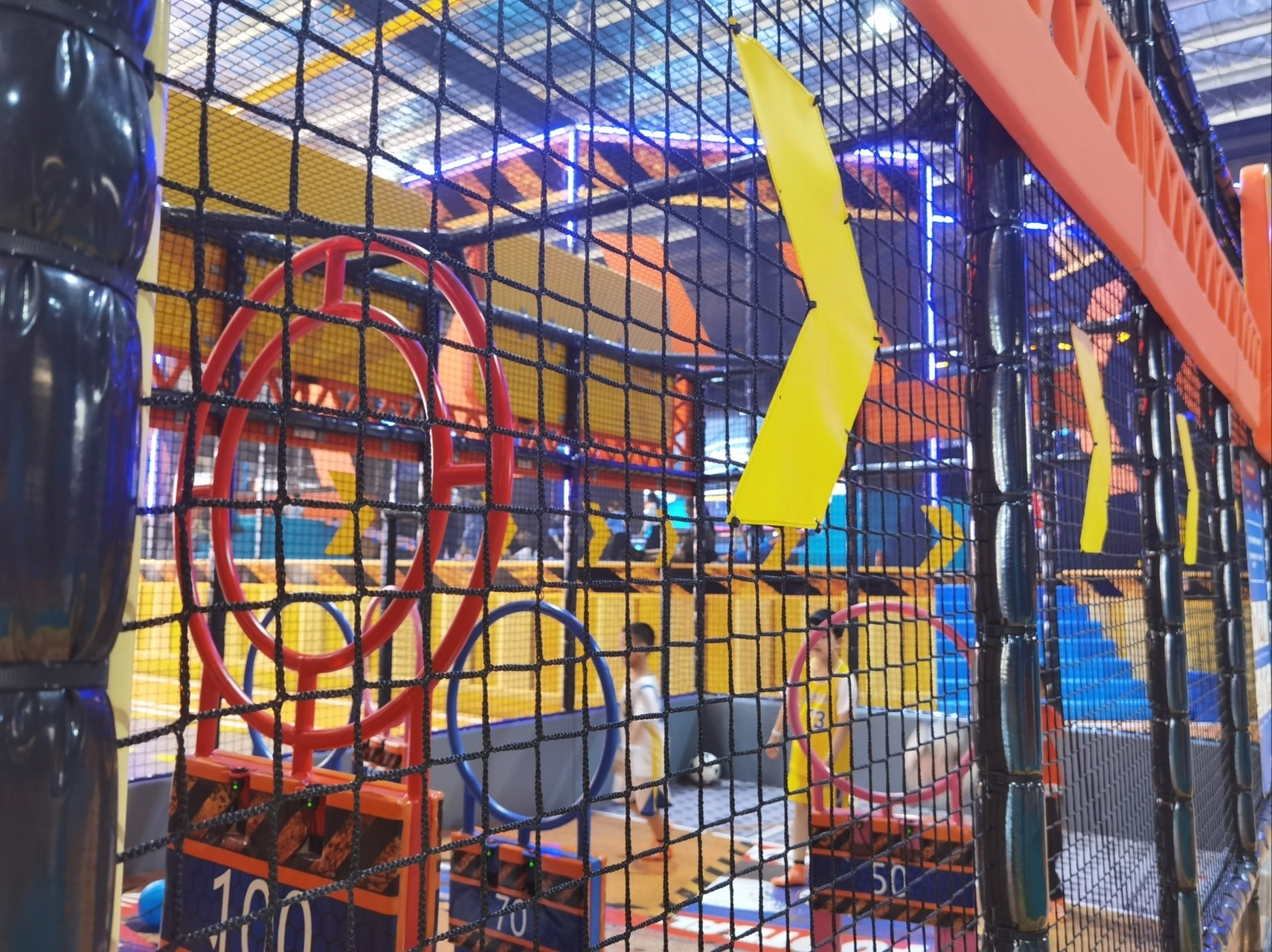 未来空间‖赣州最大的室内运动场 喜欢刺激的朋友可以带着孩子来玩玩