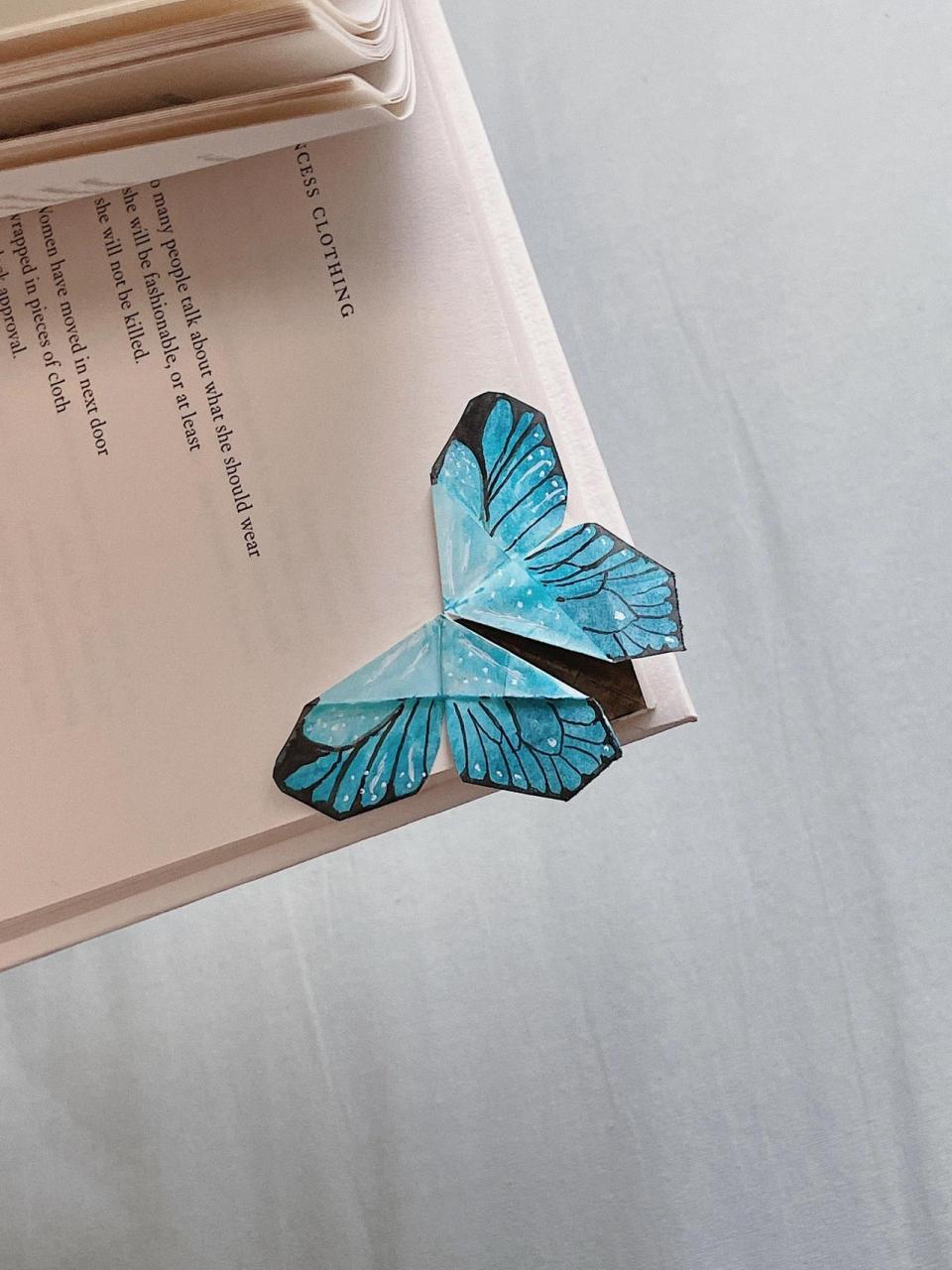 正方形蝴蝶书签的折法图片