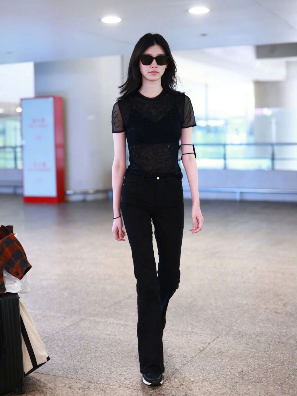 奚梦瑶今日私服 | 不愧是超模出身,身材绝 奚梦瑶今日私服,all black