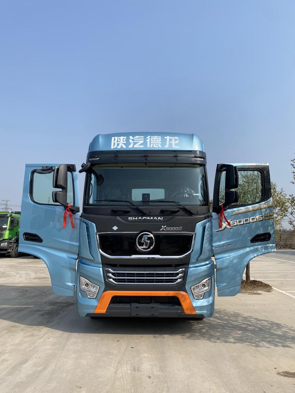 陕汽德龙x5000s燃气车,15升排量530,560,590马力;发动机热效率54.