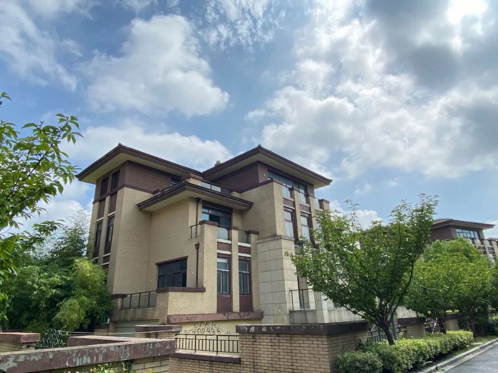 常州武进太湖旁,单价9800的独栋别墅 94 武进西太湖旁·北美风格