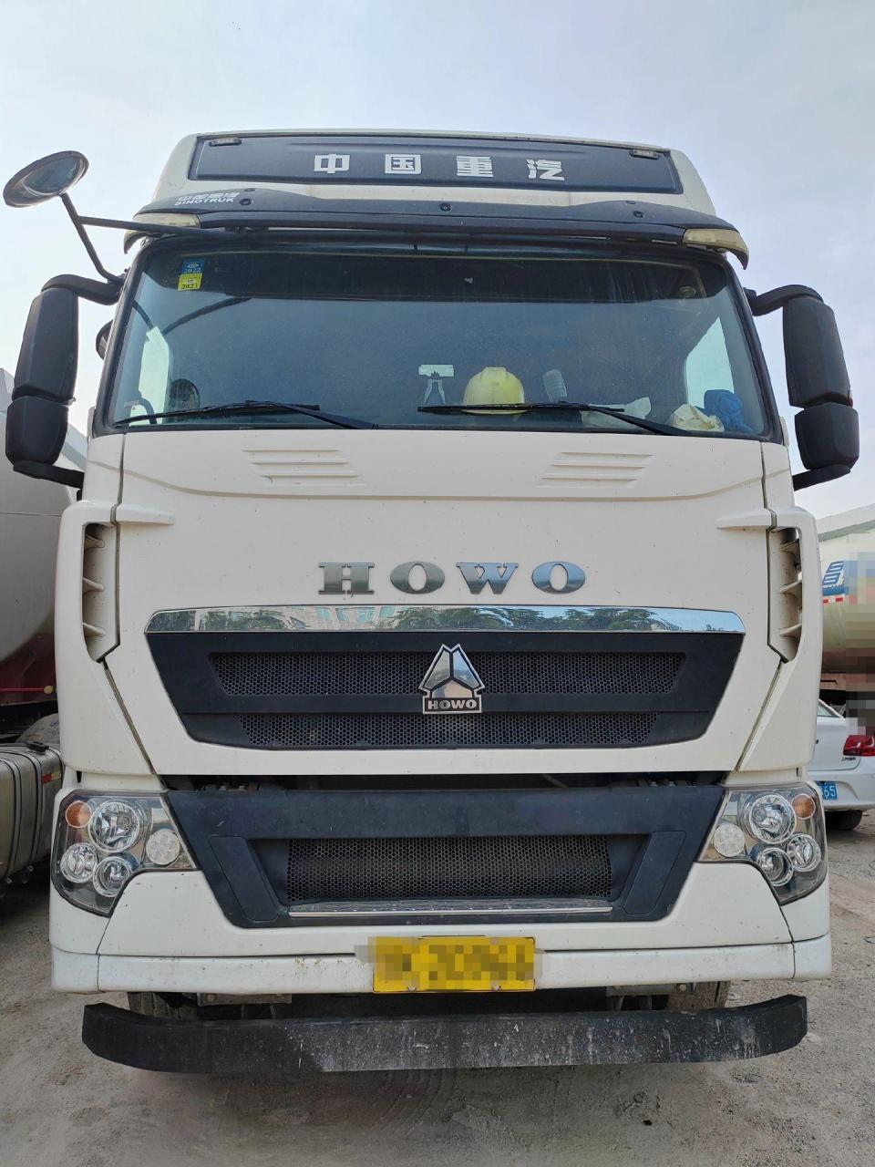 20年7月豪沃t7牵引车 ,国五,曼机460马力,前二后三钢板,3.