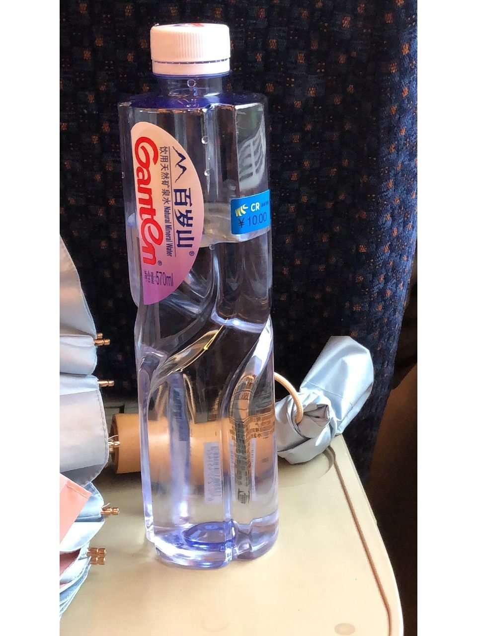 动车上矿泉水卖多少合适?