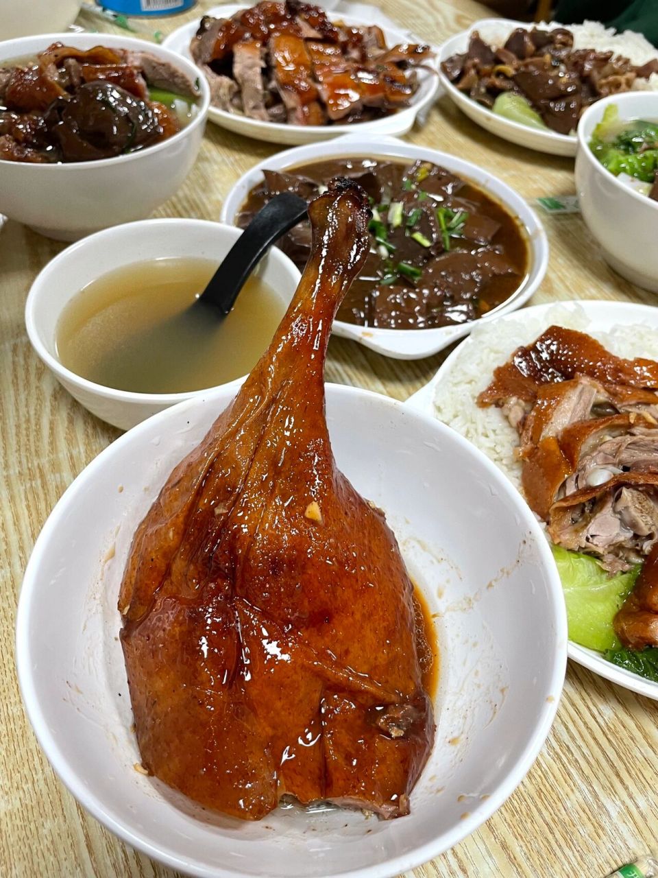 东莞美食推荐 东莞烧鹅哪家强 强推大岭山牛魔王烧鹅!