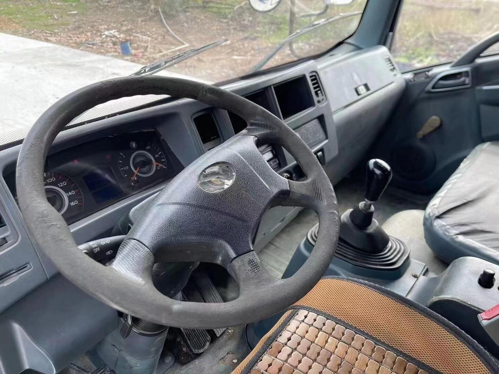 粤09,重汽王牌777b!160马力!6档!153后桥!2.2宽车厢4.5长!