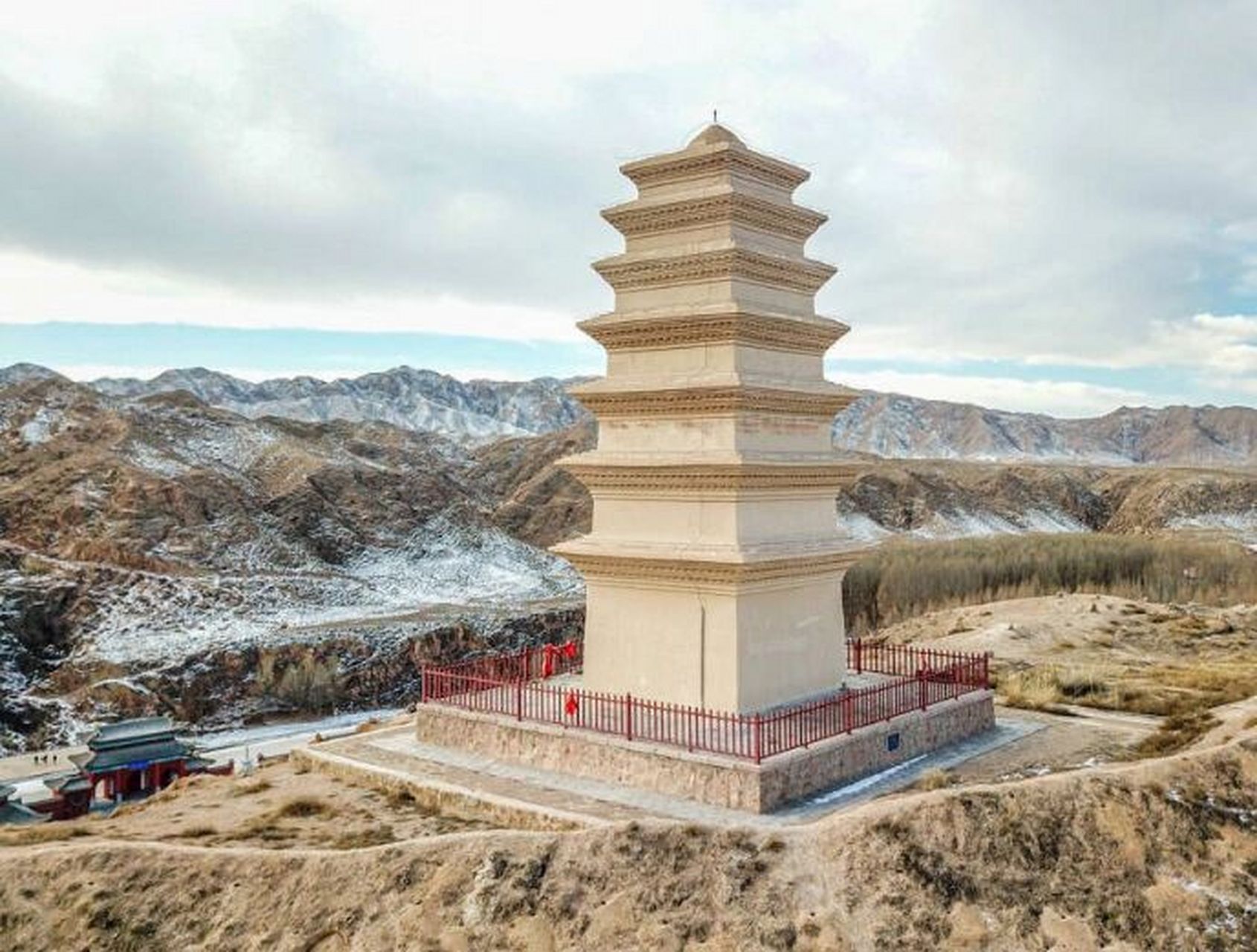 永昌县景点 永昌县 骊靬城  明长城 钟鼓楼 金川峡水库 圣容寺塔 北