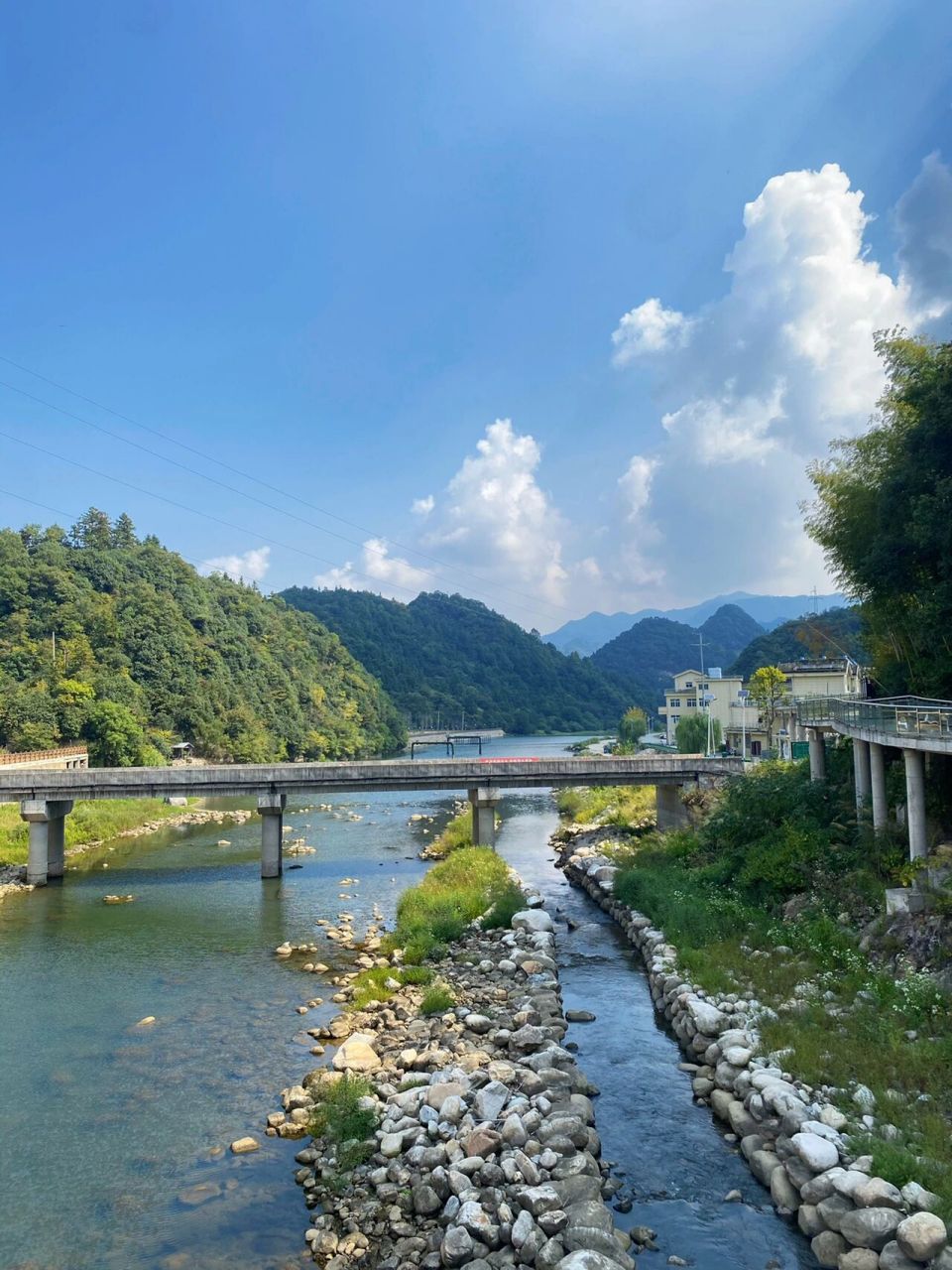 岳西 青云峡 漂流真的很耐斯 全程可以漂2个小时左右还有彩虹桥 是真