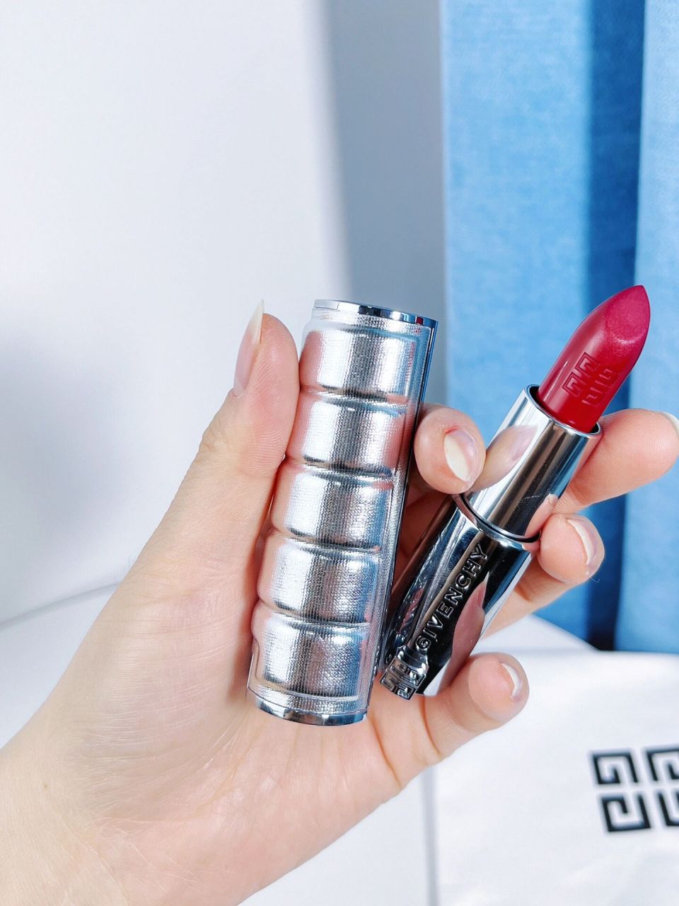 纪梵希n338口红我太喜欢啦 天吖,我的闺蜜给我准备了圣诞9097