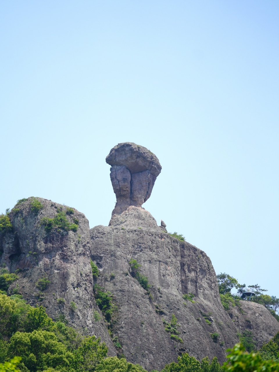 温岭地标石夫人 石夫人被称为石夫人峰,在浙江省温岭市区的五龙山山巅