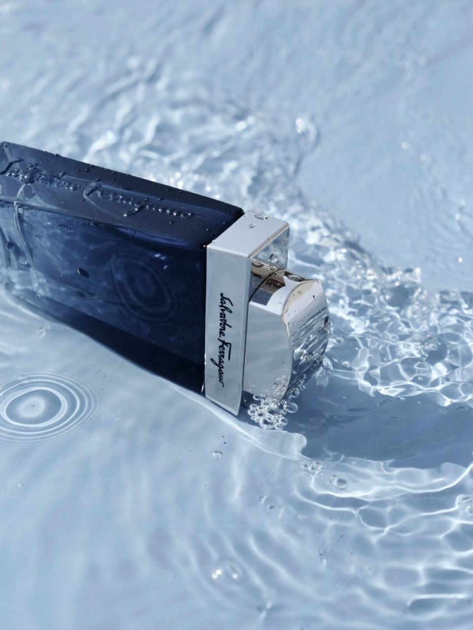 送男友不出错的大牌入门香 7415纯净水生调香水,怎么这么干净这么