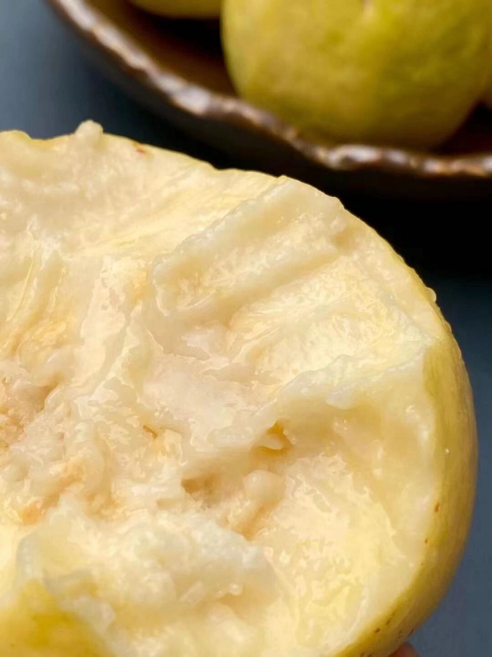 香气扑鼻,酸甜浓郁的芭乐味道,软糯如奶油般的口感,这就是黄金奶油