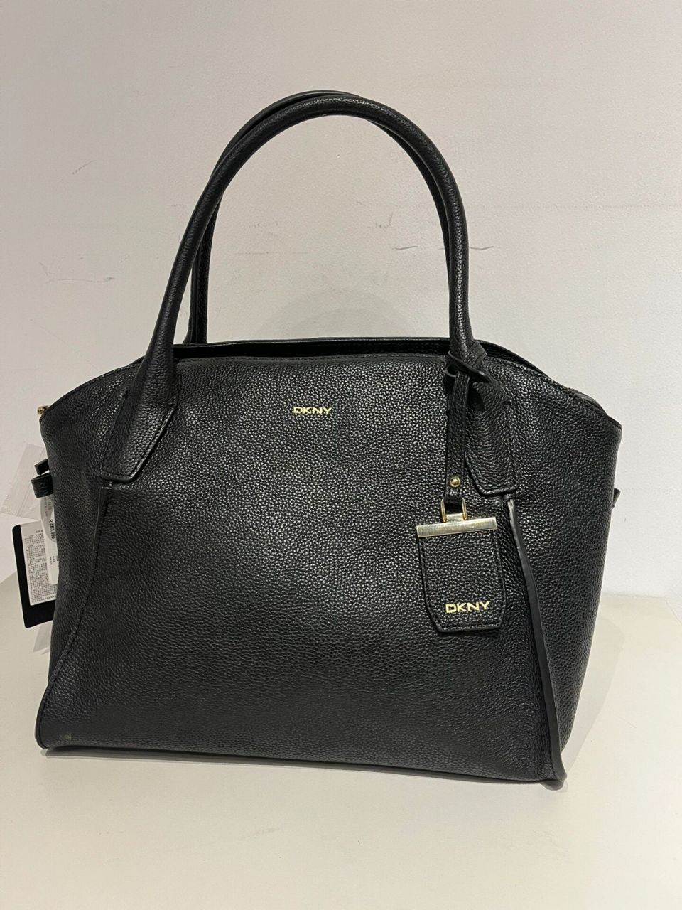 美国纽约dkny全皮包包特价一折399     奥特莱斯折扣店 美国纽约dkny