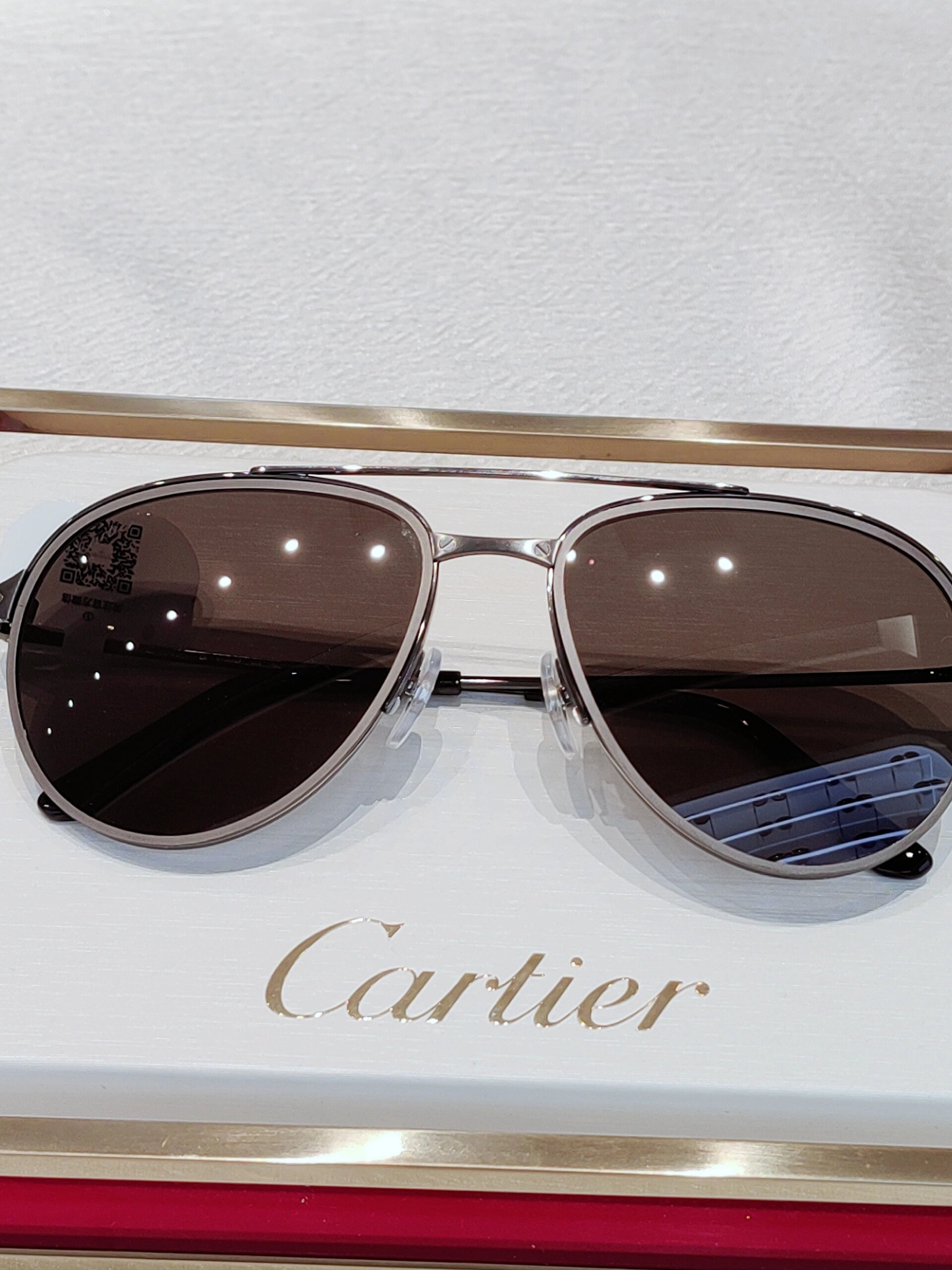 卡地亚眼镜属于怎么样,什么档次?