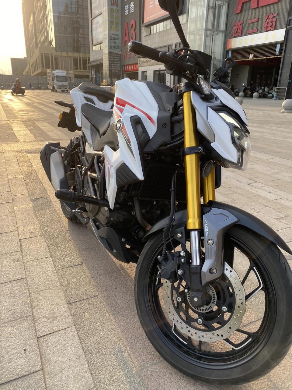车辆名称:豪爵dr250 上牌日期:21年9月 过手次数:0 实表里程:6200公里