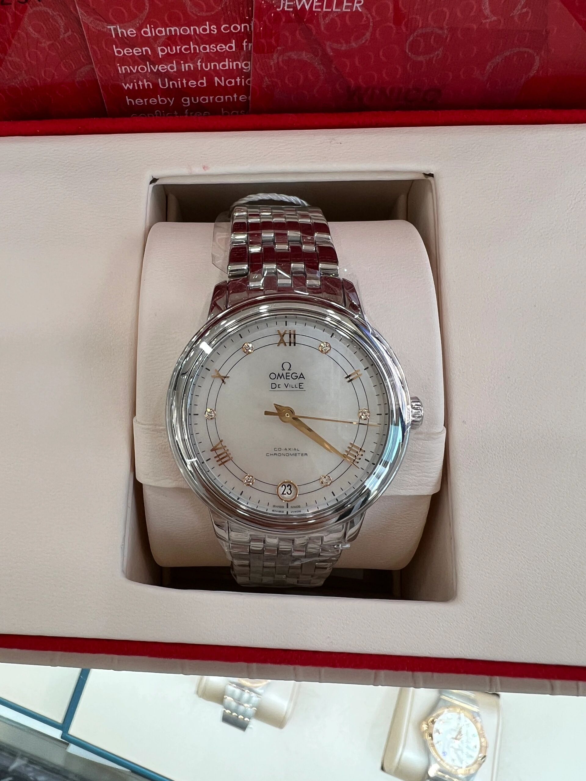 欧米茄蝶飞二代女款自动机械腕表