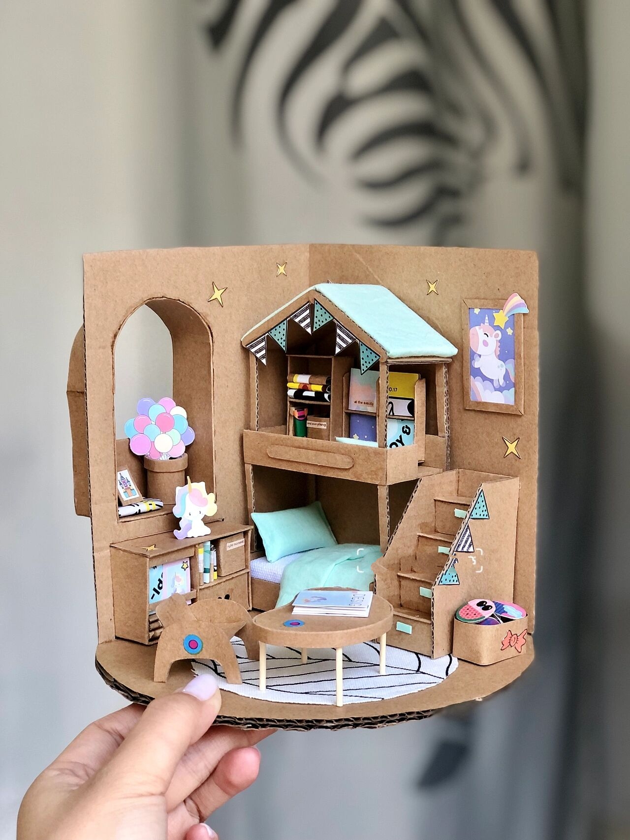 废纸箱手工diy制作小房子