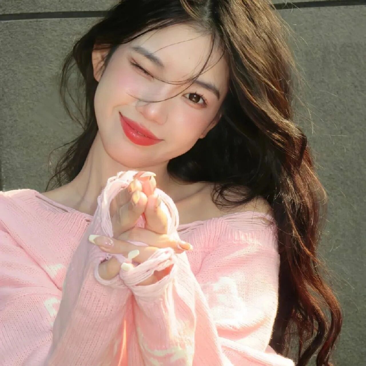 女生头像丨ins高级质感 落日沉溺于橘色的海,晚风沦陷于赤诚的爱.