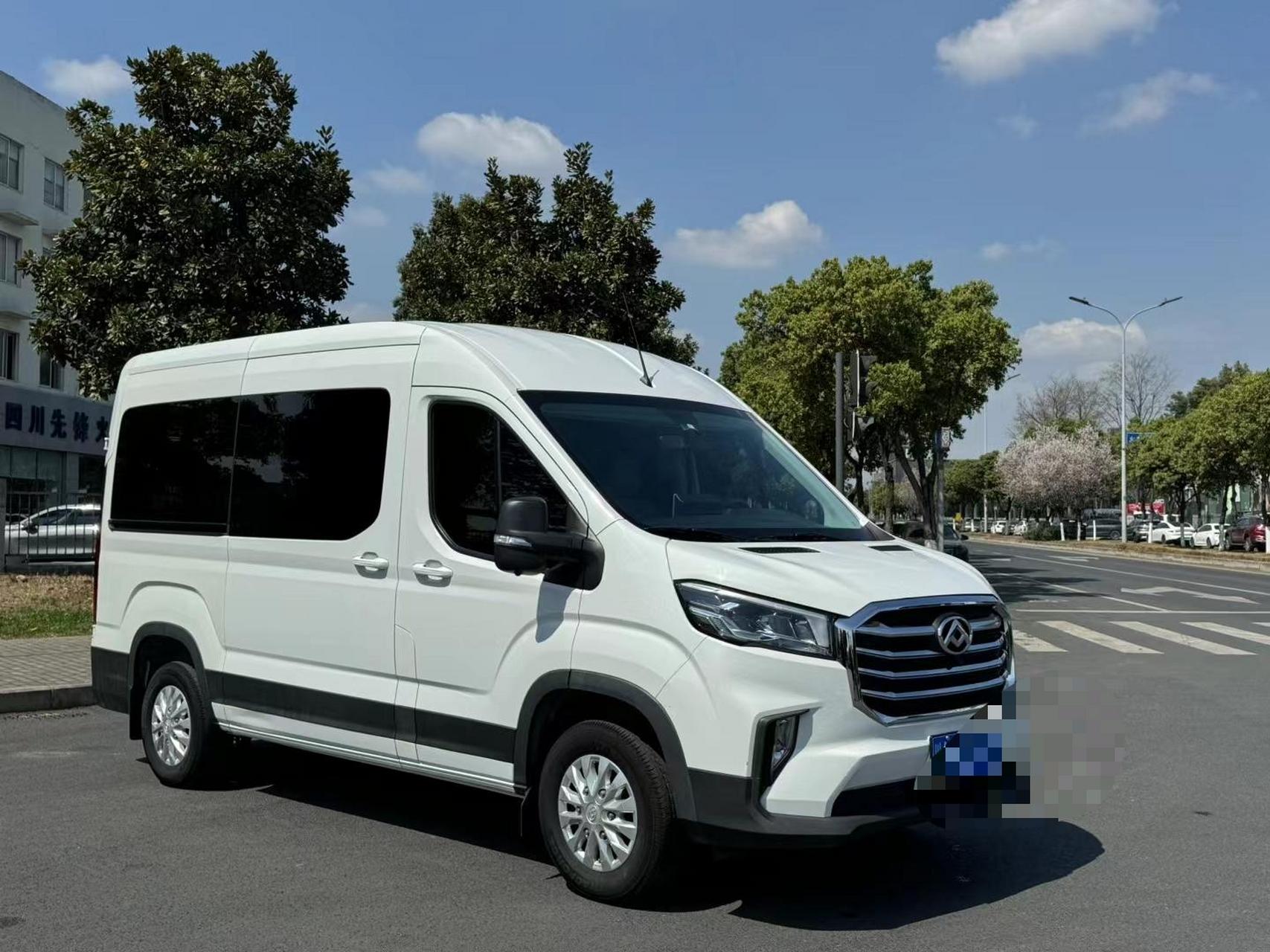 21年12月上牌,大通v90长轴后驱高顶7座版.1.9万公里,手动挡6速,柴油2.