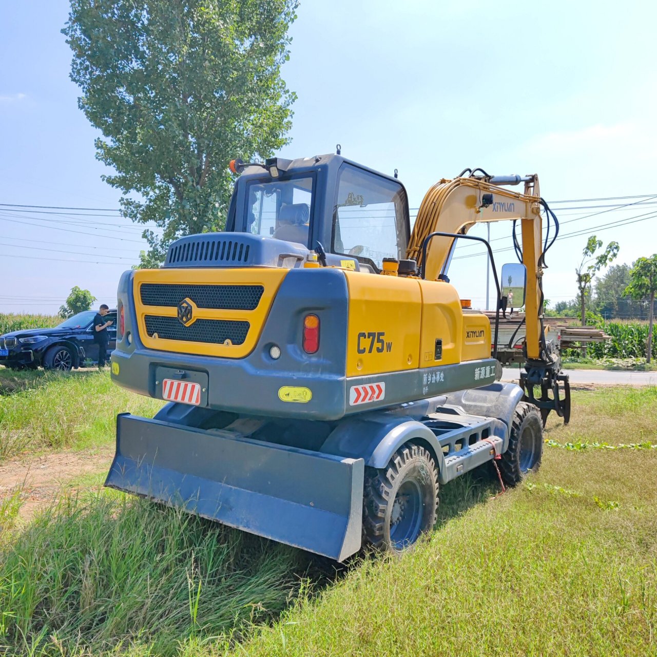 二手新源抓木机,二手夹木机,抓树机新车品质,二手车价格!