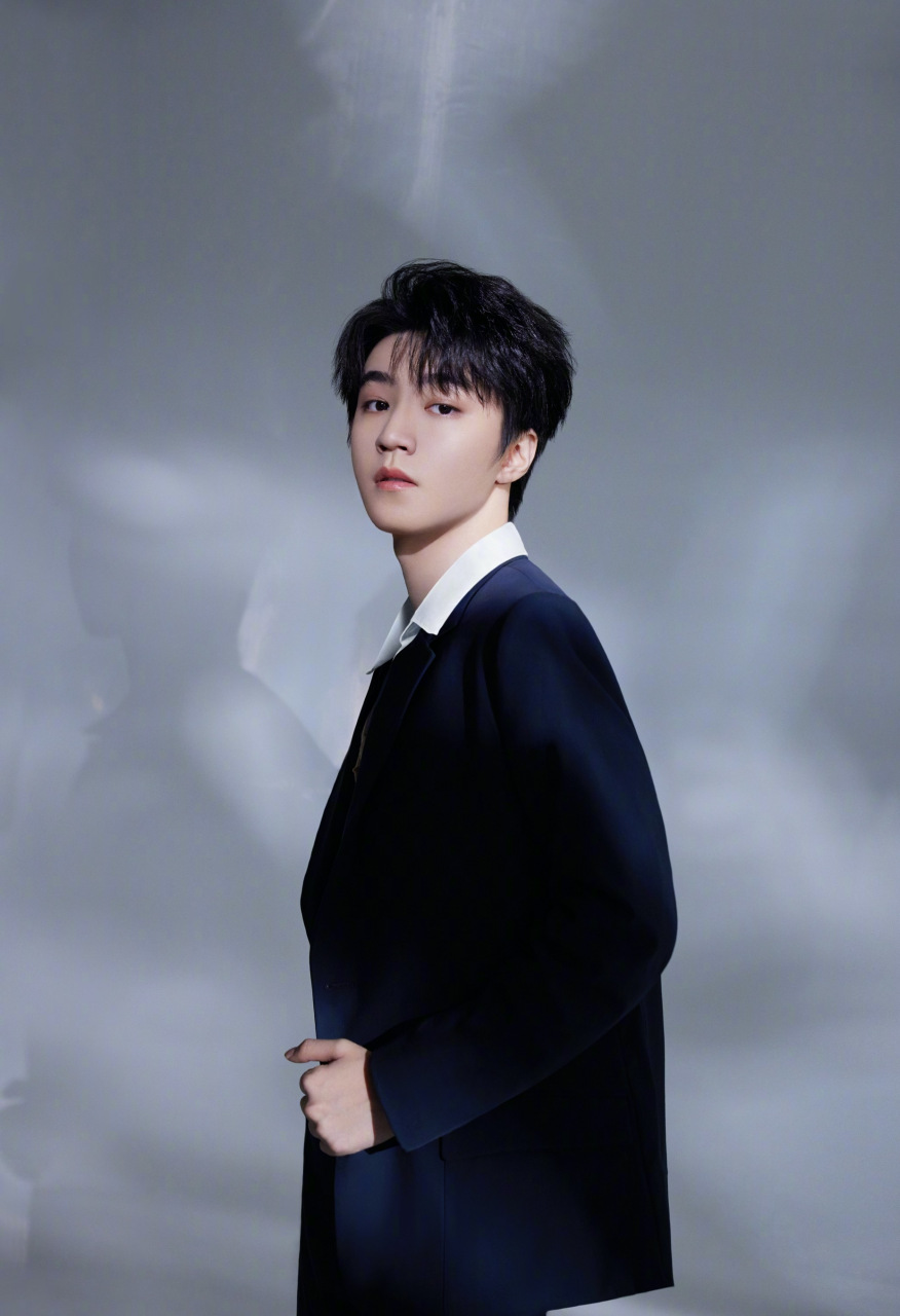 tfboys十年之约# @王俊凯 @王源 @易烊千玺  十周年写真 chapter