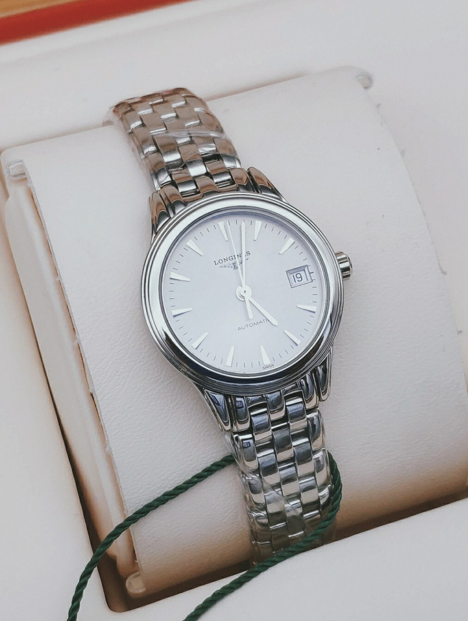 自动机械,背透设计,带日历功能 造型秀气,全套成色非常好 #中古#浪琴