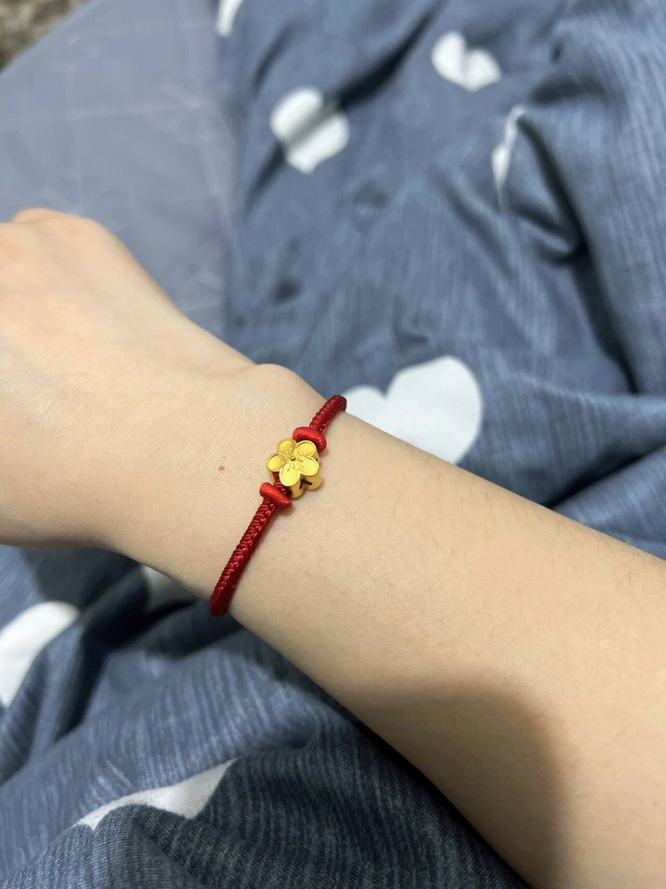 不懂就问结绳记的绳子为什么介么贵? 就这么一根红绳100元?