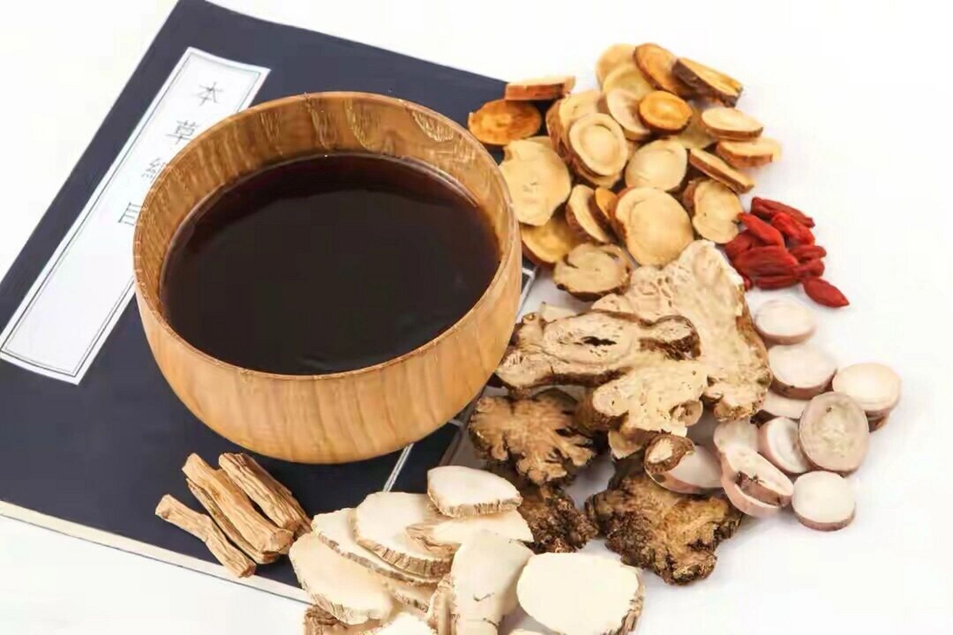 这些中药可能会把肾"毒坏",用之前要谨慎 中医中药在肾病治疗中发挥着