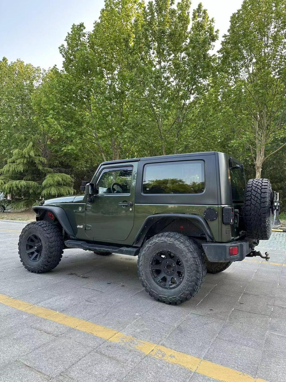 新到2010年5月jeep牧马人 罗宾汉两门版,硬派性能越野车,一身名牌加装