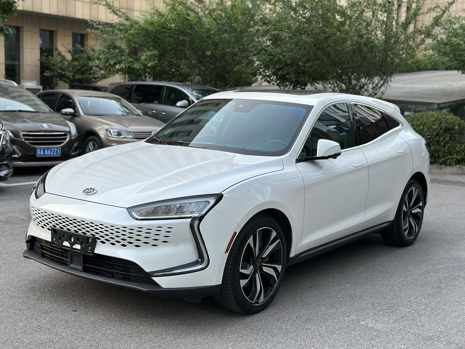 2021年上牌20款两驱高性能运动版 华为赛力斯sf5,新车上牌25万多,安全