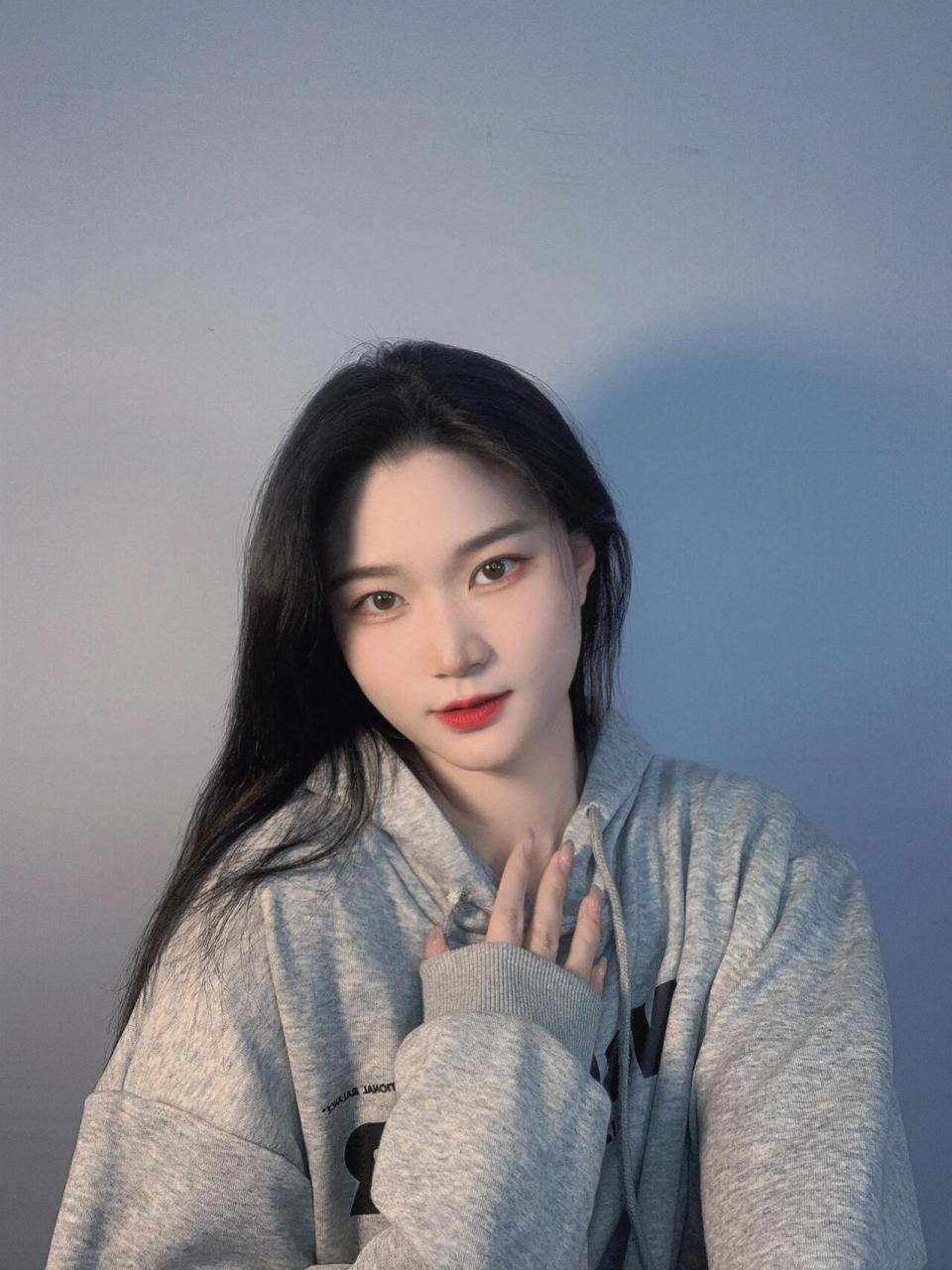 自拍九宫格|宅家零成本拍照万用姿势分享91 自拍没姿势 ?