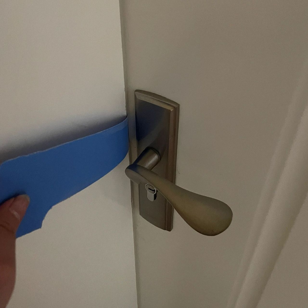 姐妹们,这卡片开锁真不是一般人能干的 网上一搜开锁,感觉我可以了.