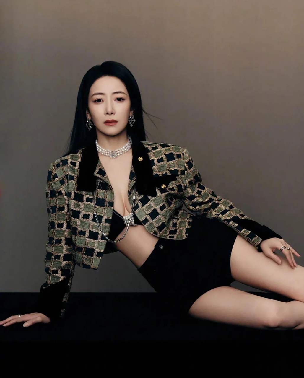 宝刀未老风韵犹存之陈紫函男人装写真