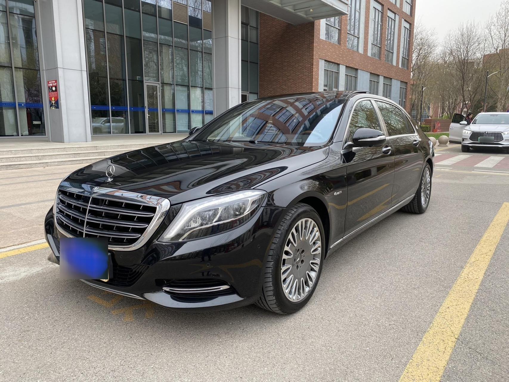 最新到手16年,16款迈巴赫s400,北京一手,十万公里实表,全车原漆,价格