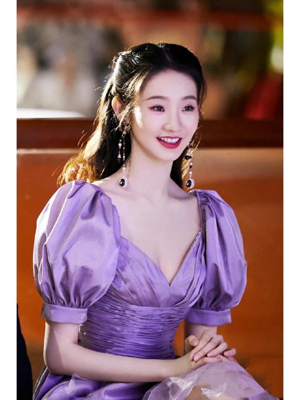 时代峰峻二公主张艺凡神图      让我看看有没有夜猫子