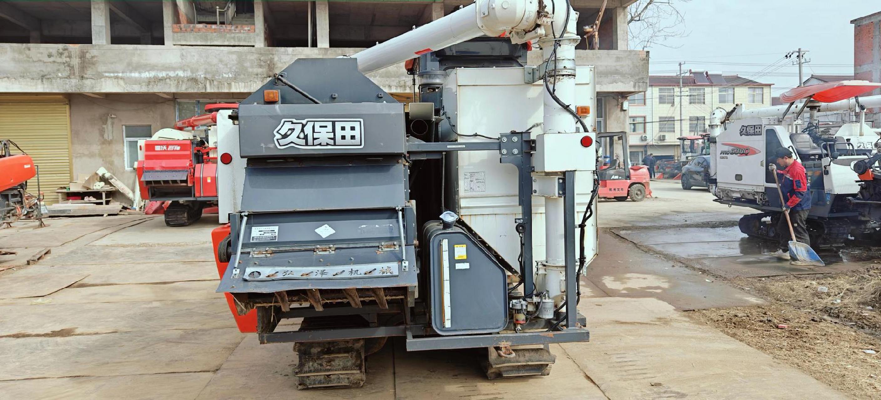 一台21年久保田ex108q2021年使用了快一年了