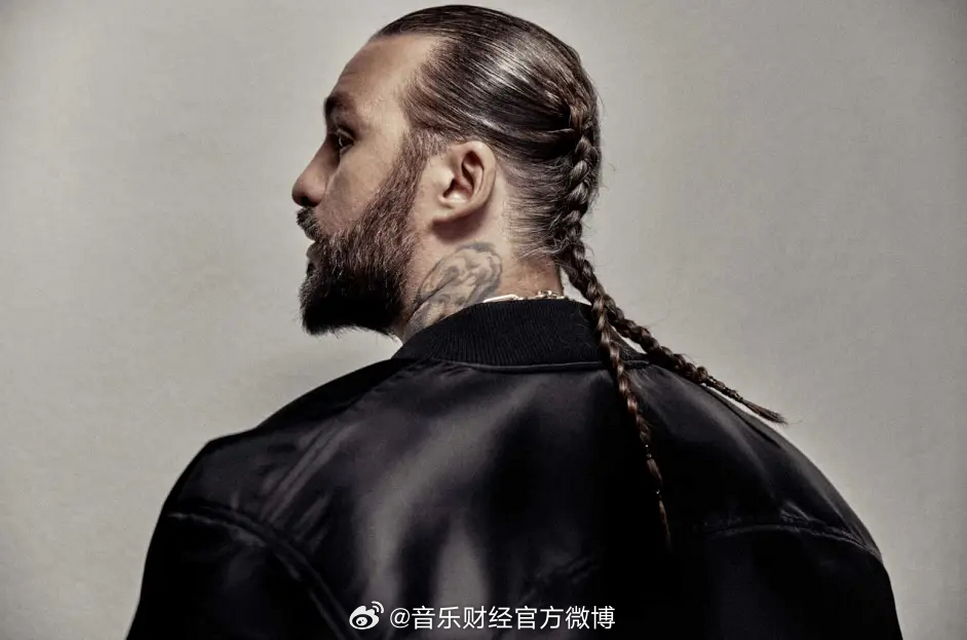 7月20日,舞曲厂牌astralwerks宣布与steve angello的size records合作